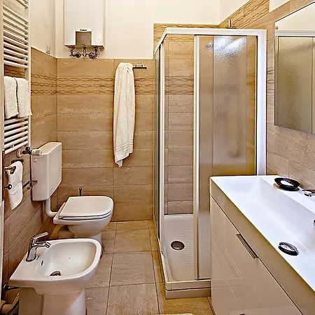 Golden Eagle Appartement *