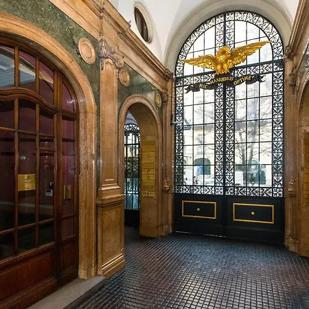 Golden Eagle Appartement *