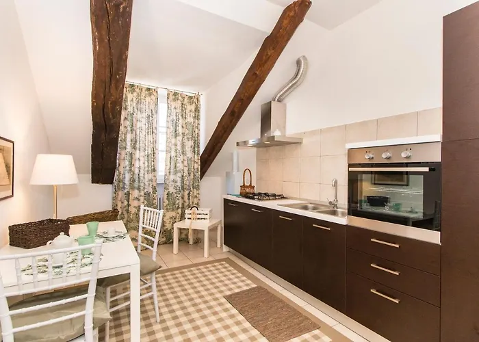 Golden Eagle 아파트